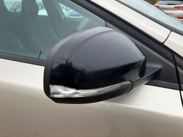 2017 Volvo V40 T3 [152] Cross Country Nav Plus 5dr HATCHBACK PETROL Manual