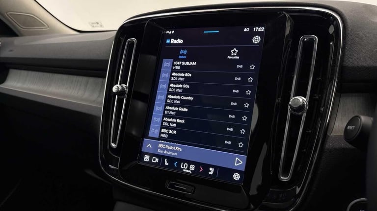 2025 Volvo XC40 2.0 B4 MHEV Ultra Bright DCT Auto Euro 6 (s/s) 5dr ESTATE Petrol/Electric Hybrid ...