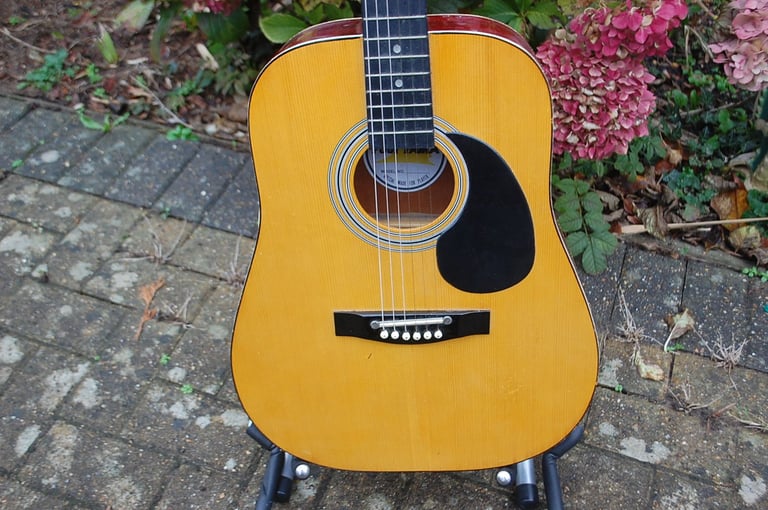 NEW FUJI YAMA ACOUSTIC GUITAR