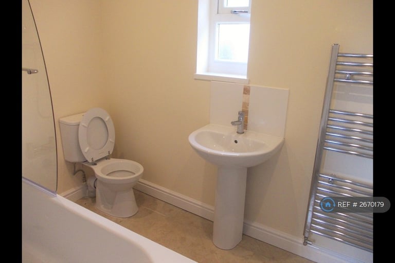 3 bedroom house in Blaenrhondda Road, Blaenrhondda, Treherbert, CF42 (3 bed) (#2670179)