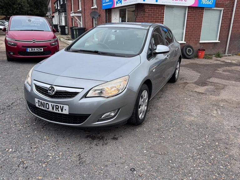 2010 Vauxhall Astra 1.6 16v Exclusiv Hatchback 5dr Petrol Manual Euro 5 (115 ps) Hatchback Petrol...