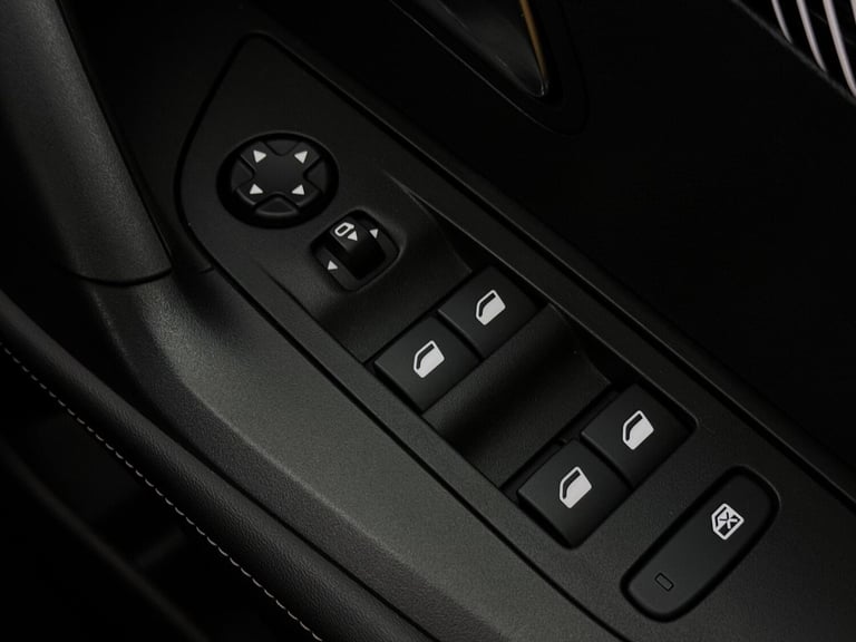 2023 Peugeot 2008 1.2 PureTech 130 Allure 5dr EAT8 HATCHBACK PETROL Automatic