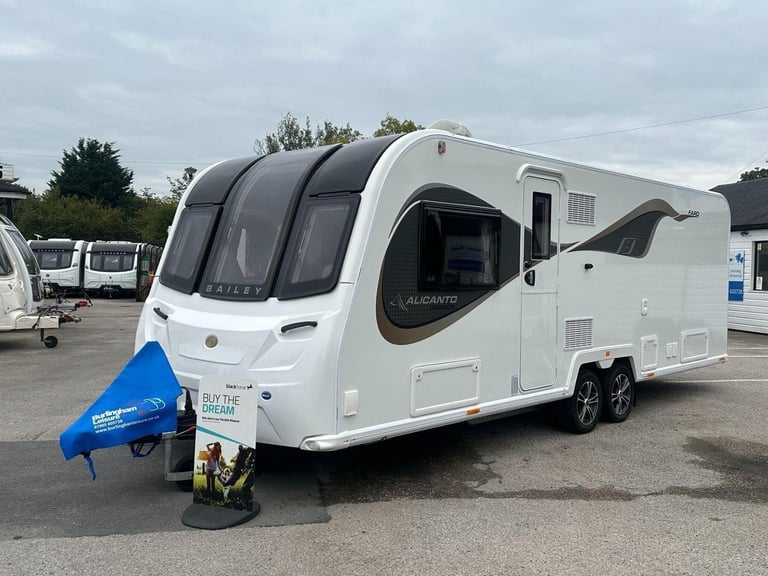 Bailey Alicanto Grande Faro Solar Panel / 40L Onboard Water Tank / Seperate Frid
