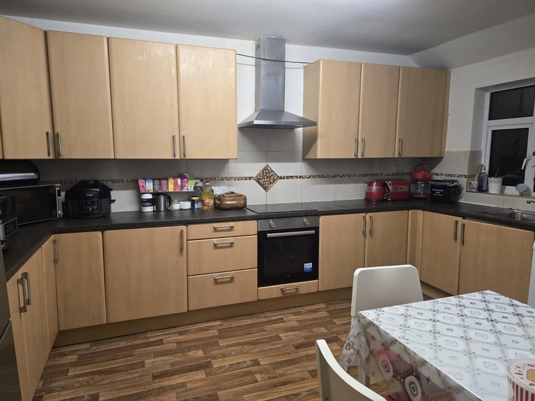 Spacious and Cosy Single Room available for Rent in – CR0 5BE