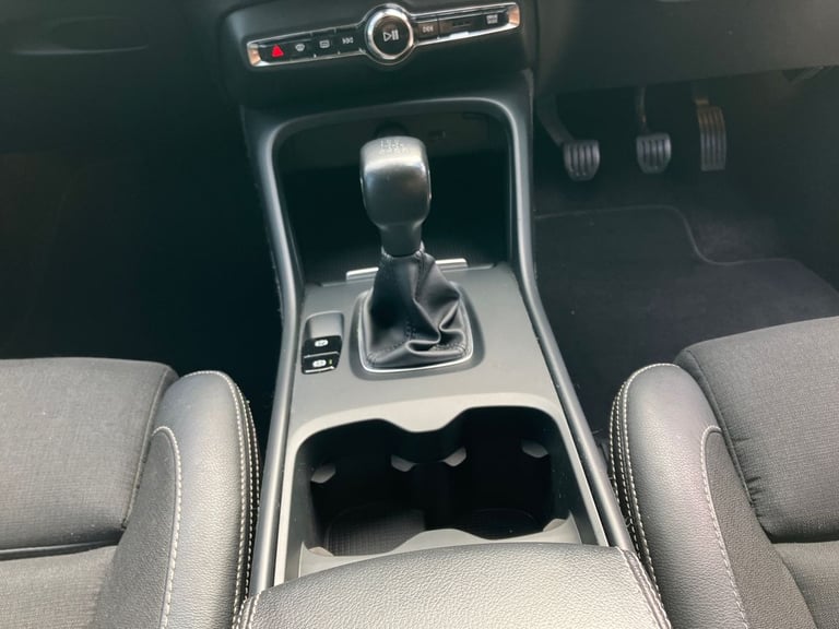 2019 Volvo XC40 1.5 T3 Momentum Pro 5dr Estate PETROL Manual