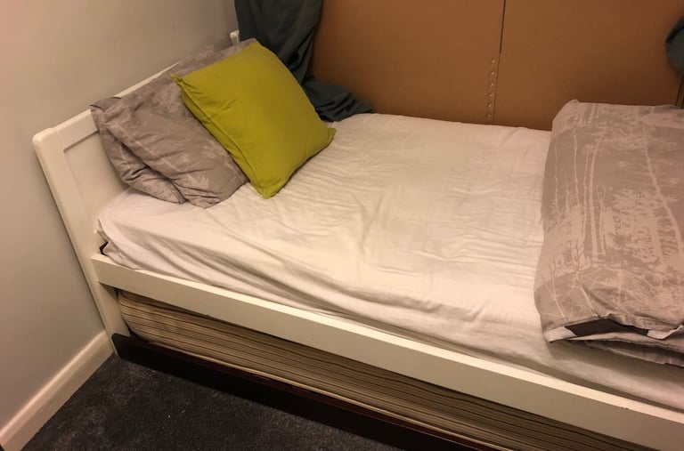 image for Single trundle bed with mattresses 