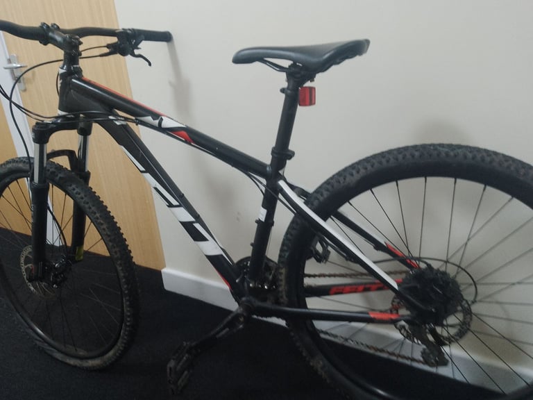 Felt hard tail mountain bike 