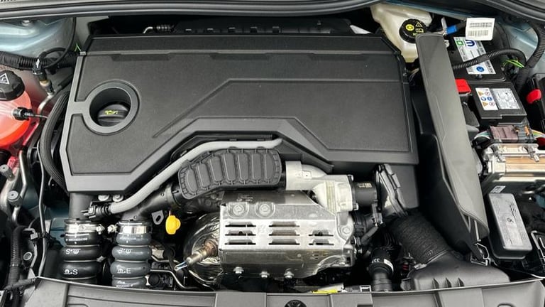 2025 Fiat 600 1.2 MHEV SUV 5dr Petrol Hybrid e-DCT Euro 6 (s/s) (100 ps) Automatic Hatchback Hybr...
