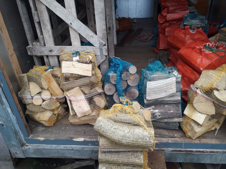 6 nets 58kg of seasoned hardwood logs £35
