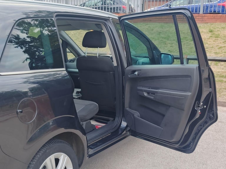 2012 Vauxhall Zafira 1.6 16V Design Euro 5 5dr (SNav) MPV Petrol Manual