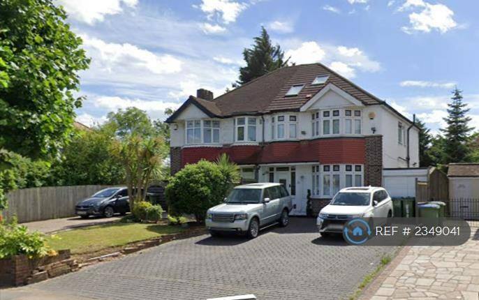 Spacious 5-Bedroom Semi-Detached House with Garden and Parking – Sidcup Road, SE9