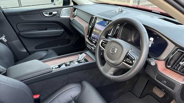 2024 Volvo XC60 Ultimate, B5 AWD Mild hybrid, Petrol, Dark ESTATE Petrol/Electric Hybrid Automatic