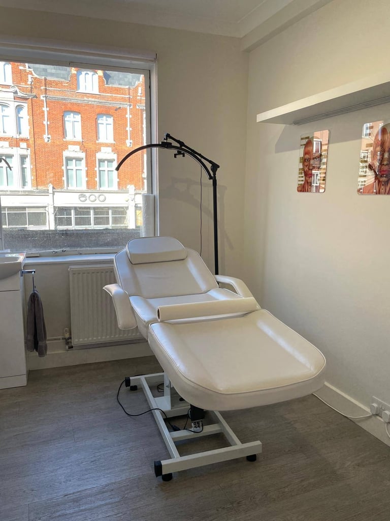 Treatment Rooms to rent from £15/hr – Light Centre Clapham High Street (Clapham Common)