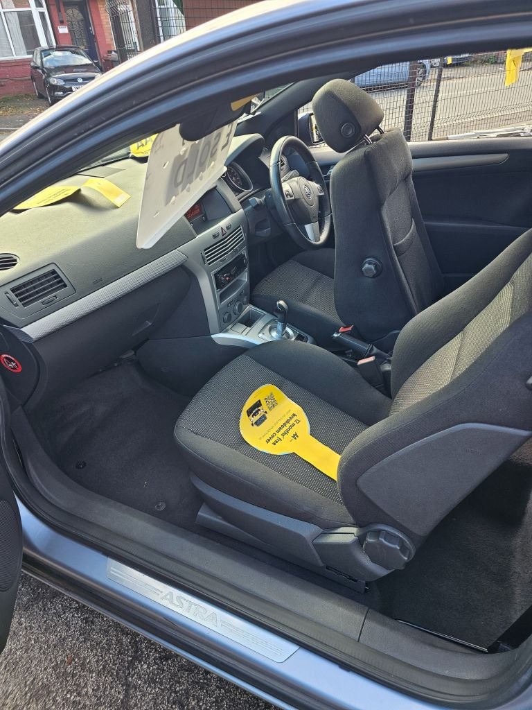 2005 Vauxhall Astra 1.6i 16V SXi 3dr Easytronic HATCHBACK PETROL Automatic