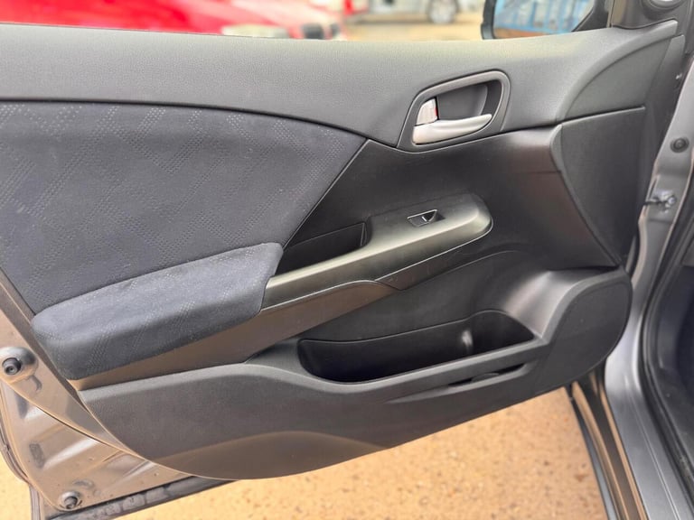 2012 Honda Civic Hatchback (2011 - 2015) Hatchback Petrol Manual