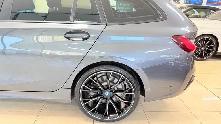 2022 BMW 3 Series 2.0 330e 12kWh SE Pro Touring Auto Euro 6 (s/s) 5dr Estate PETROL/ELECTRIC Auto...