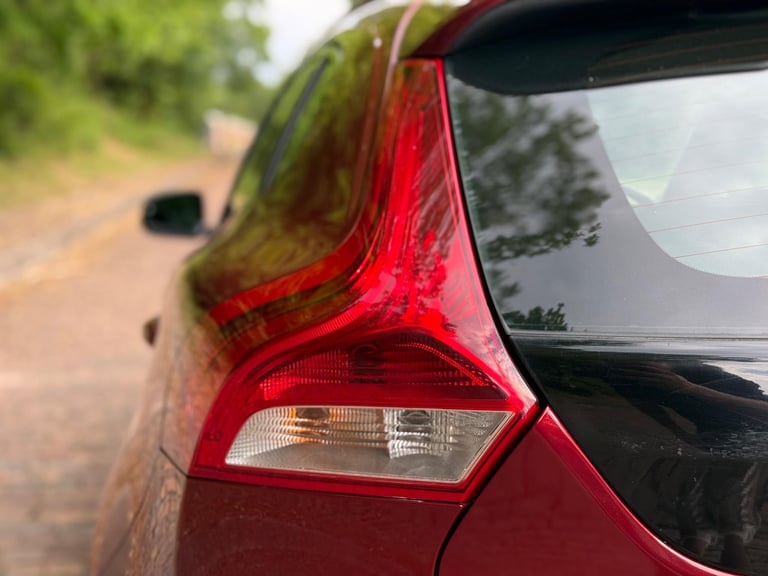 2014 Volvo V40 Cross Country 1.6 D2 Lux Powershift Euro 5 (s/s) 5dr HATCHBACK Diesel Automatic