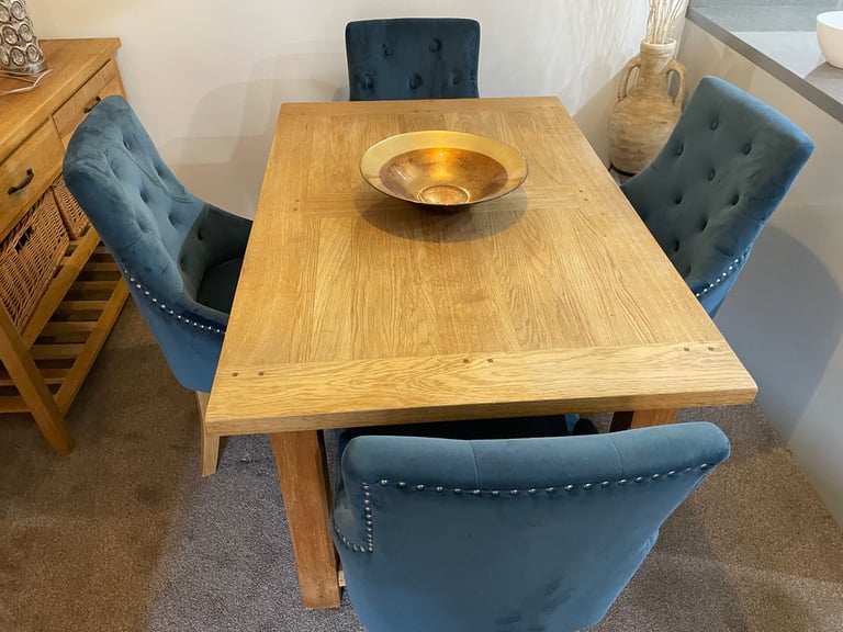 image for Quality Solid Oak Dining Table and Chairs 