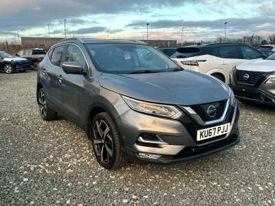 2017 Nissan Qashqai 1.6 DiG-T Tekna 5dr + ULEZ / NAV / CAMERA / HALF LEATHER / BOSE + HATCHBACK P...