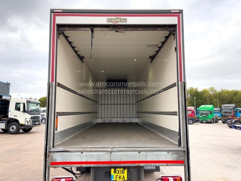 2018 (18) MERCEDES-BENZ ANTOS 1824L 18T SINGLE TEMP FRIDGE TRUCK