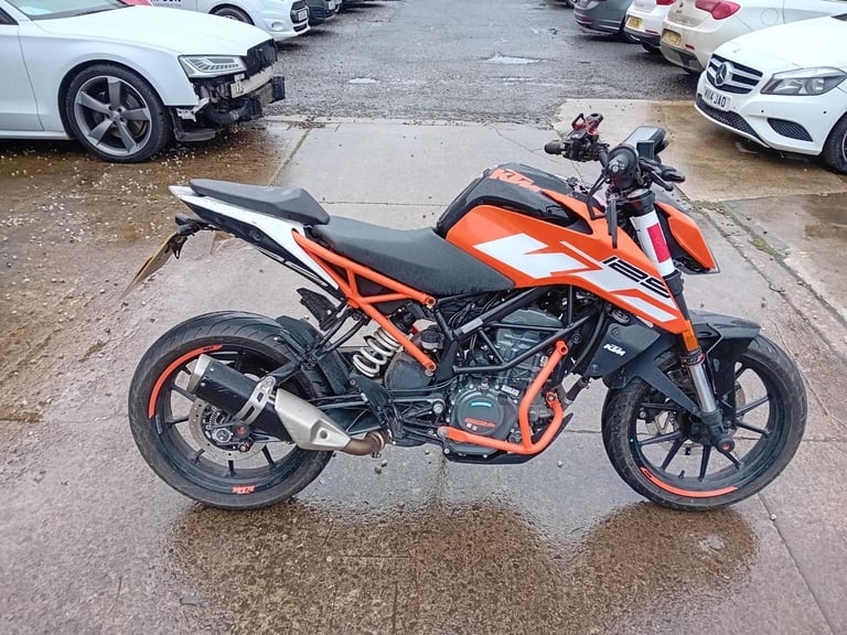 2020 KTM DUKE 125 ABS NAKED NEW MOT HISTORY SPORTS EXHAUST