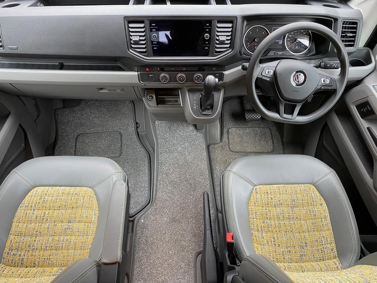 IH MOTORHOMES N-680 CRL -REAR LOUNGE - 1 OWNER - AUTOMATIC - WIFI