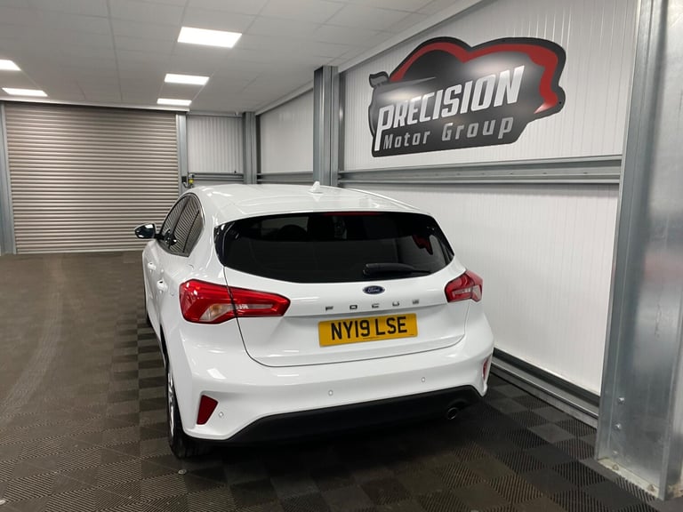 2019 Ford Focus 1.0T EcoBoost Zetec Euro 6 (s/s) 5dr HATCHBACK Petrol Manual