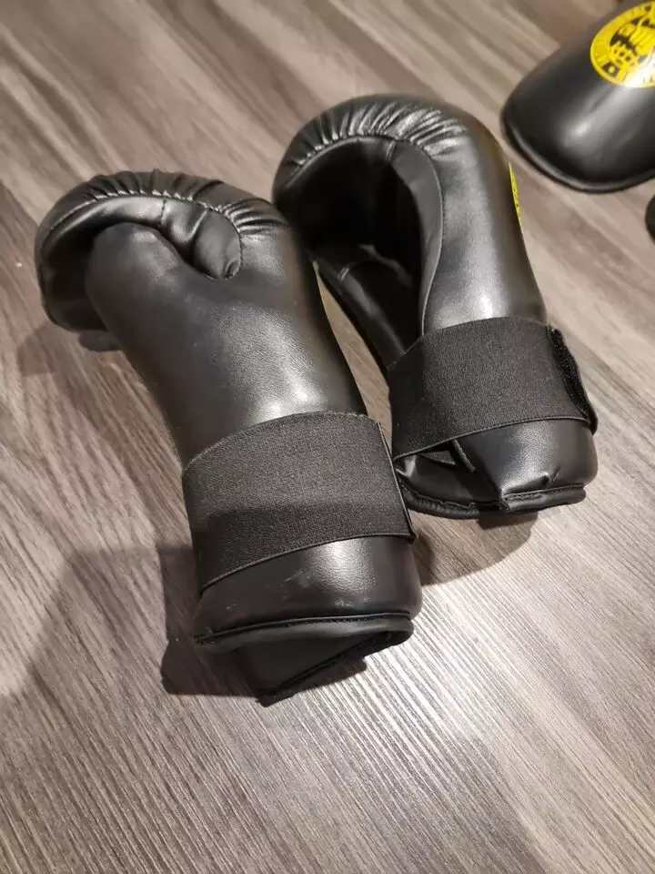 Taekwondo gloves size xs