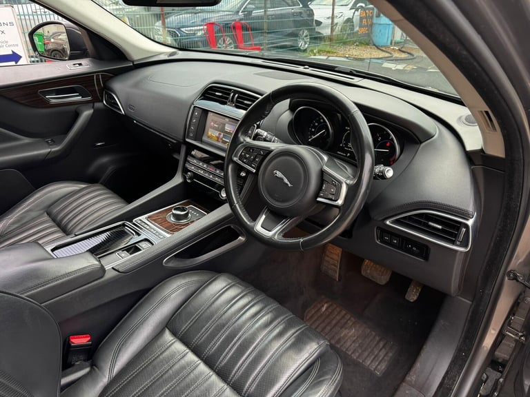 2017 Jaguar F-Pace 2.0d Portfolio 5dr Auto AWD ESTATE DIESEL Automatic