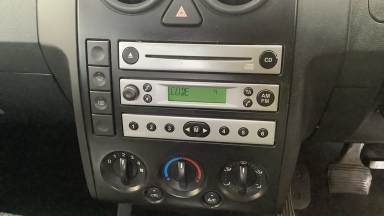 * FORD FUSION AUTOMATIC 1.4L 5 DOOR + LOW 69K MILES + HPI CLEAR + 2 OWNERS * 