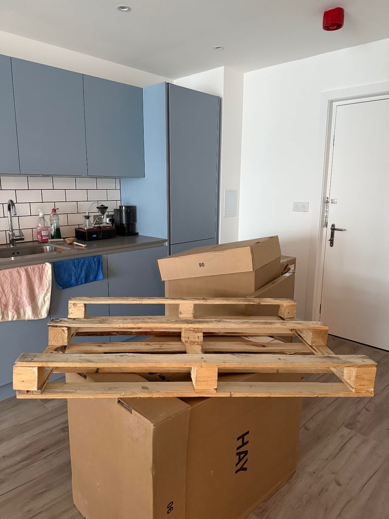 image for Free wooden pallet for pick up