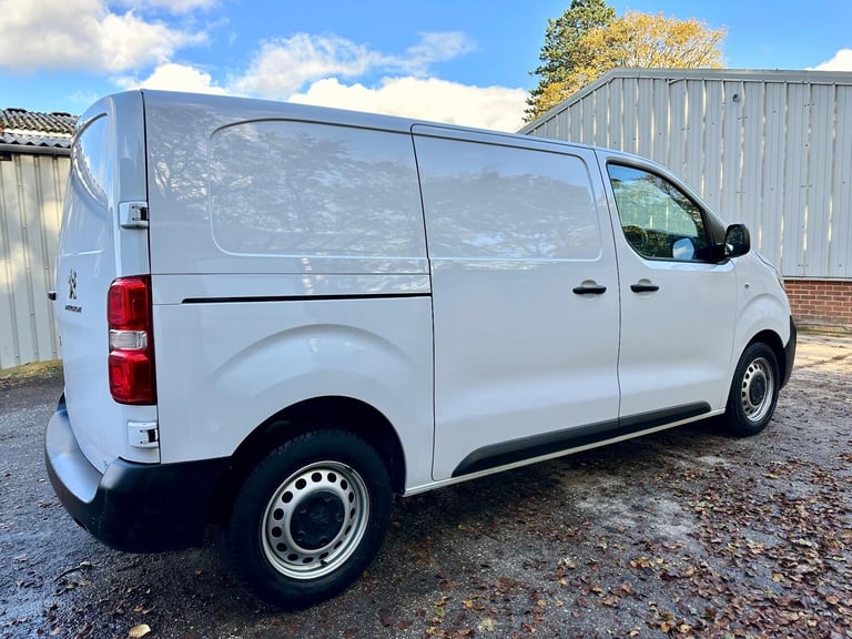 2023 Peugeot Expert 2.0 BlueHDi 1400 Professional Premium + Standard Panel Van MWB Euro 6 6dr PAN...