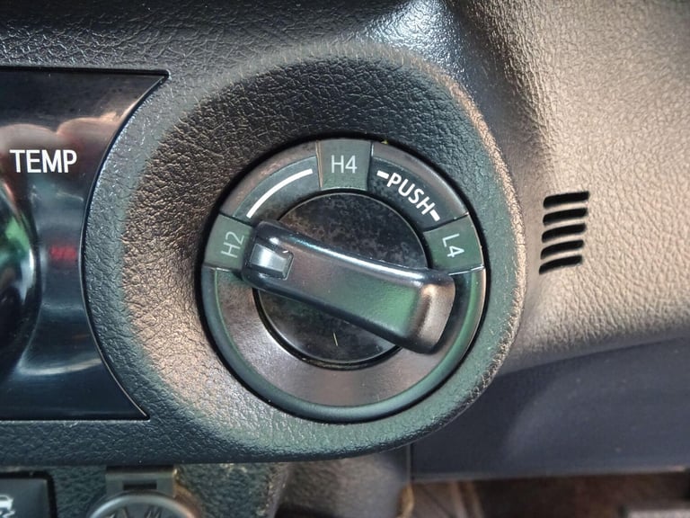 2021 Toyota Hilux 2.8 D-4D Invincible Auto 4WD Euro 6 (s/s) 4dr PICK UP Diesel Automatic