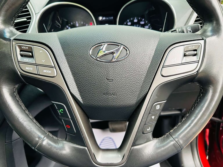 2016 Hyundai Santa Fe 2.2 Santa Fe Premium SE Blue Drive CRDi Auto 4WD 5dr SUV Diesel Automatic