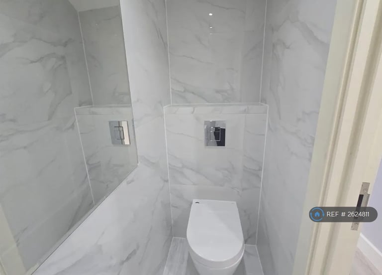 3 bedroom flat in Langthorne Road, London, E11 (3 bed) (#2624811)