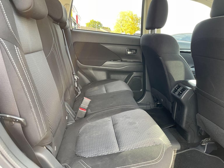 2020 Mitsubishi Outlander 2.4h TwinMotor 13.8kWh Verve CVT 4WD Euro 6 (s/s) 5dr ESTATE Petrol/Ele...