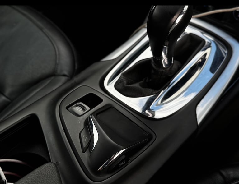image for 2015 Vauxhall Insignia Automatic/HPI Clear