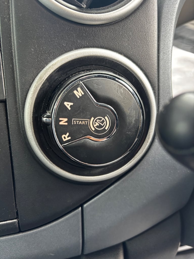 PEUGEOT PARTNER TEPEE 1.6 HDI AUTOMATIC 2015 PLATE 122,000 MILES FULL SERVICE HISTORY HPI CLEAR 