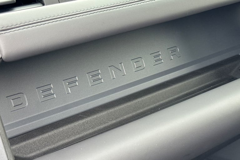 2025 Land Rover Defender 110 3.0 D250 110 X-Dynamic HSE 5dr SUV DIESEL Automatic