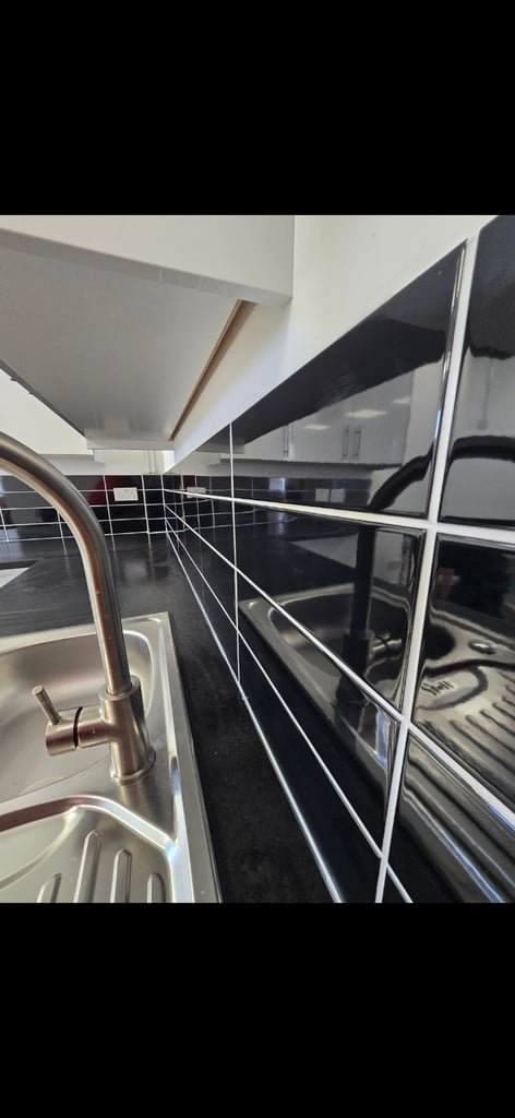 Builder/Kitchens and Bathrooms fitter/Garage Conversions/Loft extensions/Plastering services/Tiler