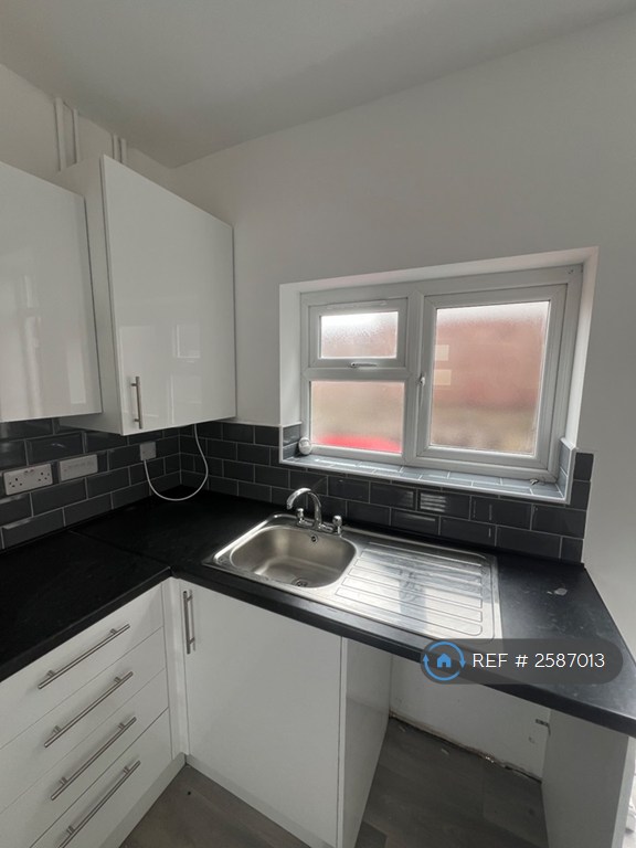 5 bedroom house in Cromwell Road, Newport, NP19 (5 bed) (#2587013)