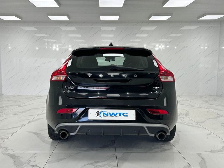 2016 Volvo V40 2.0 D2 R-Design Hatchback 5dr Diesel Manual Euro 6 (s/s) (120 ps) 1 FORMER Hatchba...