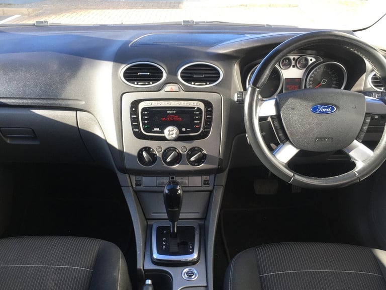 2010 Ford Focus 1.6 Titanium 5dr HATCHBACK Petrol Automatic