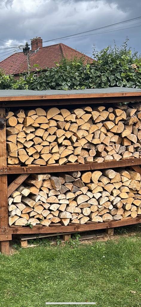 Seasoned Logs for wood burners 