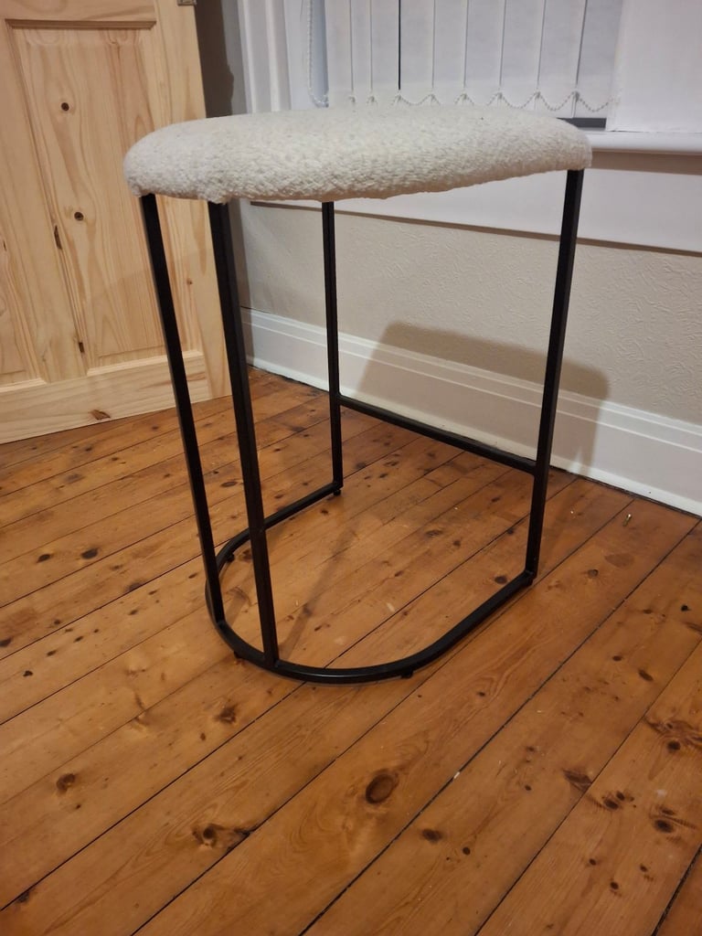 Duneln Gena Counter Bar Stools x 3