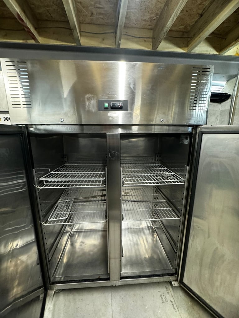 Commercial fridge freezer Williams foster cafe job 