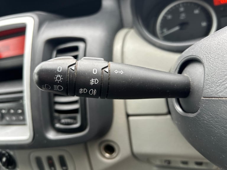 2013 Vauxhall Vivaro 2.0 2900 CDTi Sportive FWD L3 4dr PANEL VAN Diesel Manual