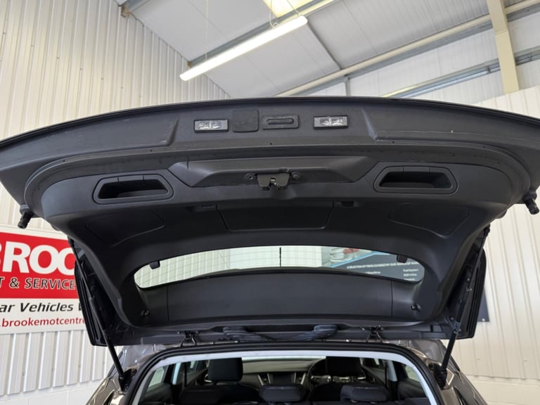 2018 Vauxhall Grandland X 1.2 Turbo SE Euro 6 (s/s) 5dr HATCHBACK Petrol Manual