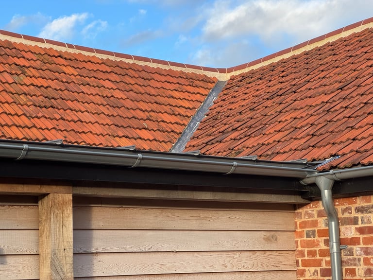 450 Reclaimed Clay Terracotta Corrugated Roof Tiles, Excellent Condition