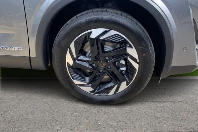 2025 Nissan Qashqai 1.5 E-Power 205 N-Connecta [Glass Roof] 5dr Auto Hatchback Hybrid Automatic